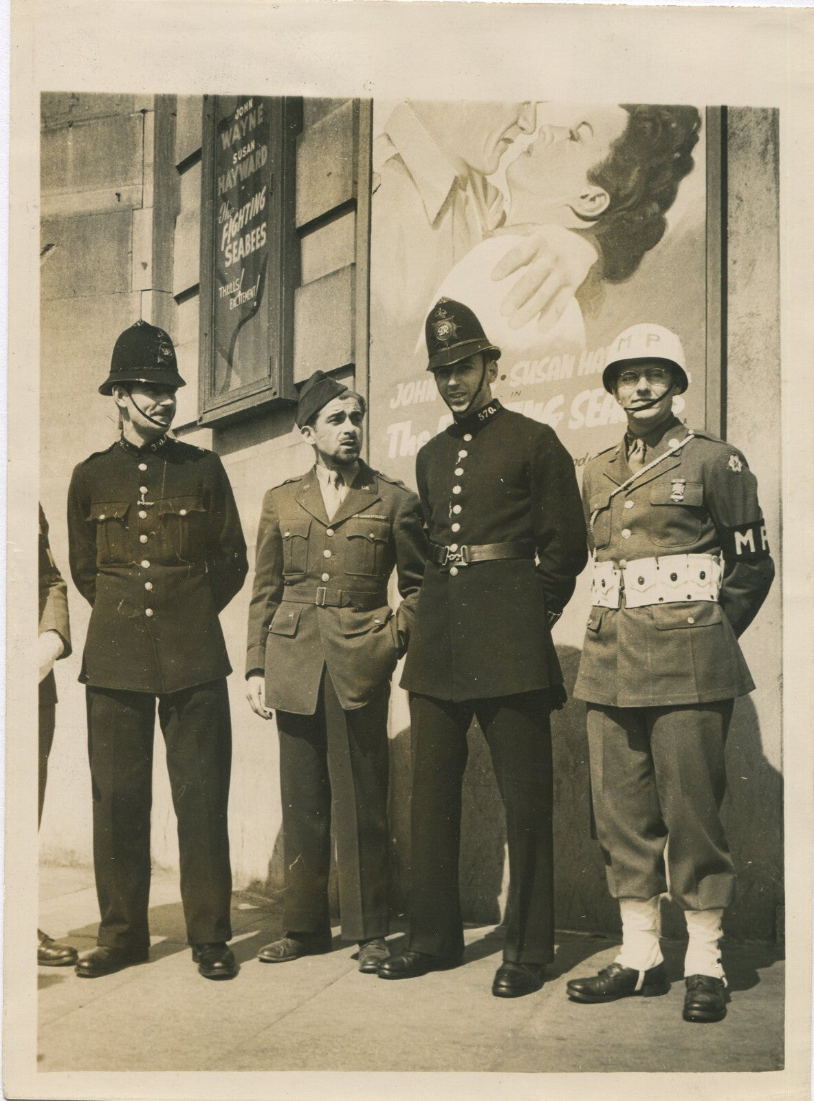 BRITISH POLICE WITH U.S. MILITARY. WWII. (8X10 REPRINT)