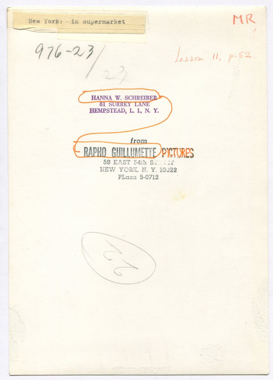 YOUNG GIRL FILLING PAPER BAG W/CANDY. N.Y. SUPERMARKET. 8X10 B&W 1960-70