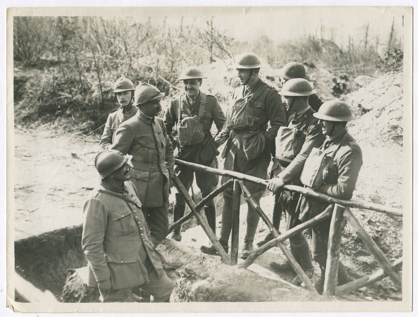 BRITISH AND FRENCH OFFICERS, FRANCE. WWI. (8X10 REPRINT)