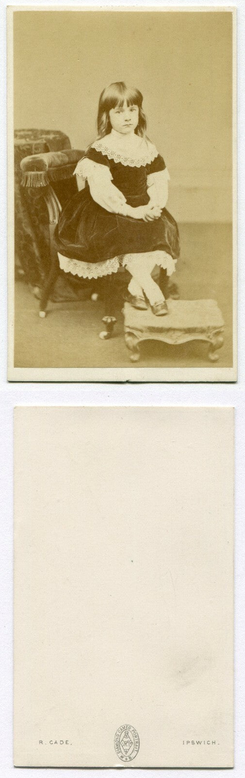 SAD FACED LITTLE GIRL, SEATED POSE, BIG WHITE COLLAR DRESS. CDV.IPSWICH, ENGLAND