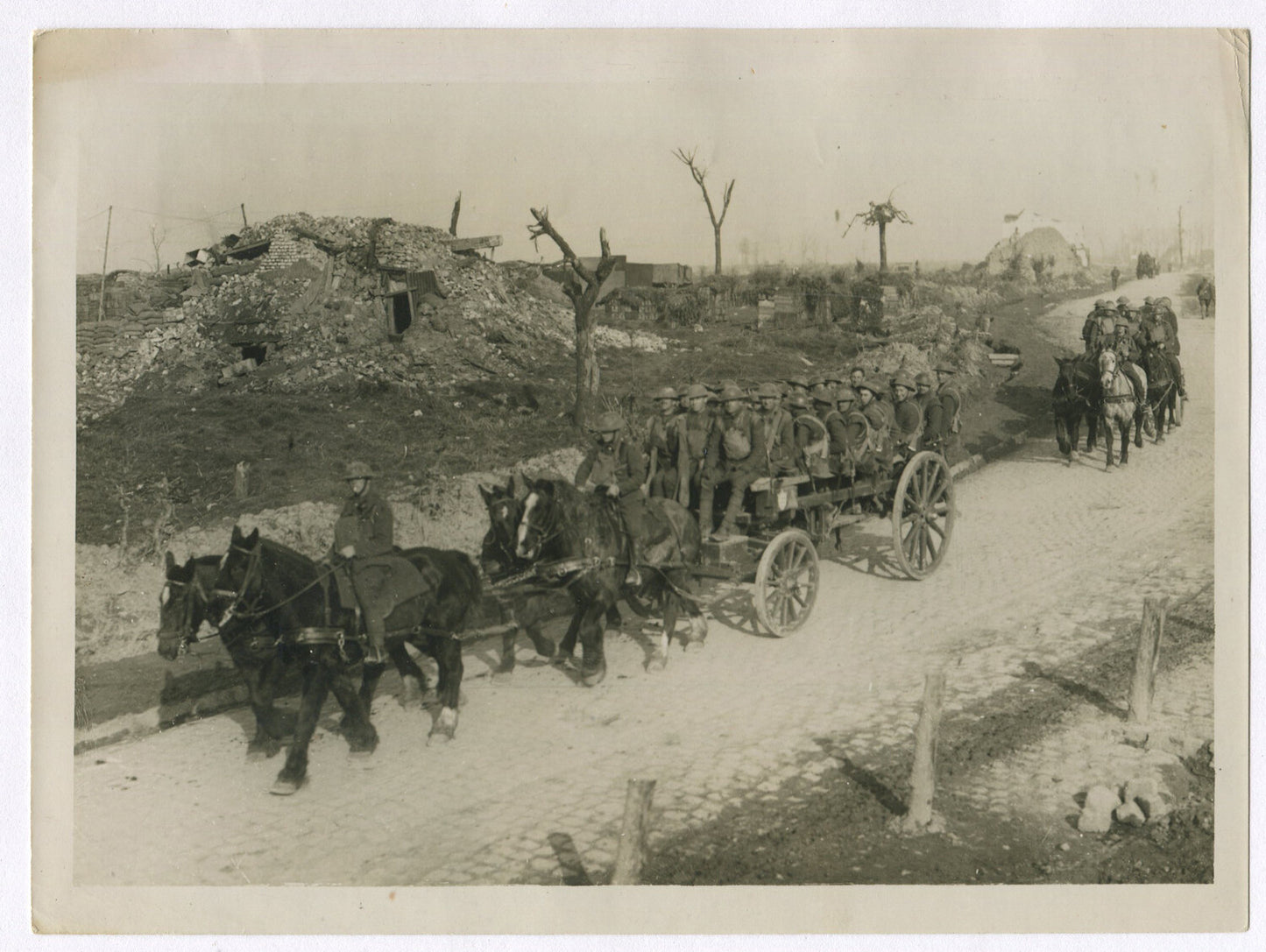HORSE DRAWN WAGON TAKING BRITISH TROOPS TO FRONT. WWI. (8X10 REPRINT)