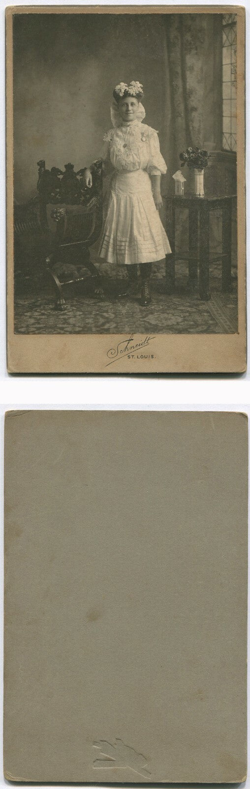 WOMAN IN UNFORTUNATE OUTFIT W/RIDICULOUS HAIR BOW. CABINET CARD. ST LOUIS.