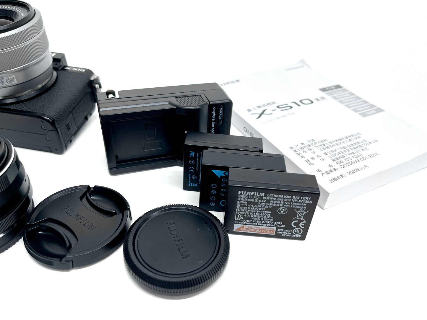 Fujifilm X-S10 Mirrorless Camera Kit + 15-45mm 35mm f/1.7 and Batteries