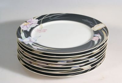 Vintage Mikasa Chirmsia Black Flower Fine China L050 Gold Trim Diner Plates Set of 8, 10.5in Diam