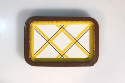 VINTAGE TIN TRAY SET OF 4