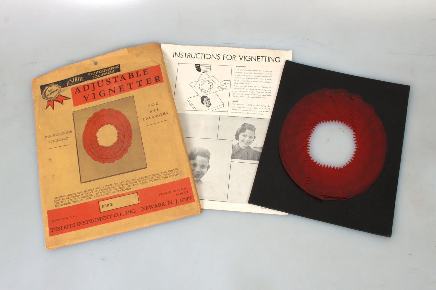 Vintage Testrite Adjustable Vignetter in Envelope With Instructions