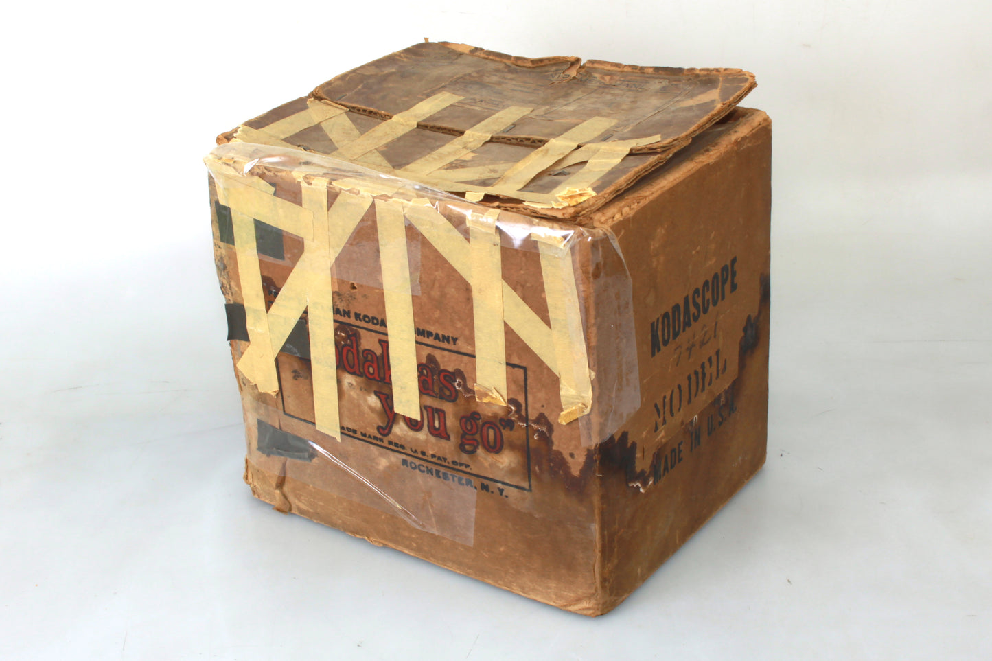 Art Deco Kodak Kodascope Model D 16mm Projector in Original Box - Prop/Display