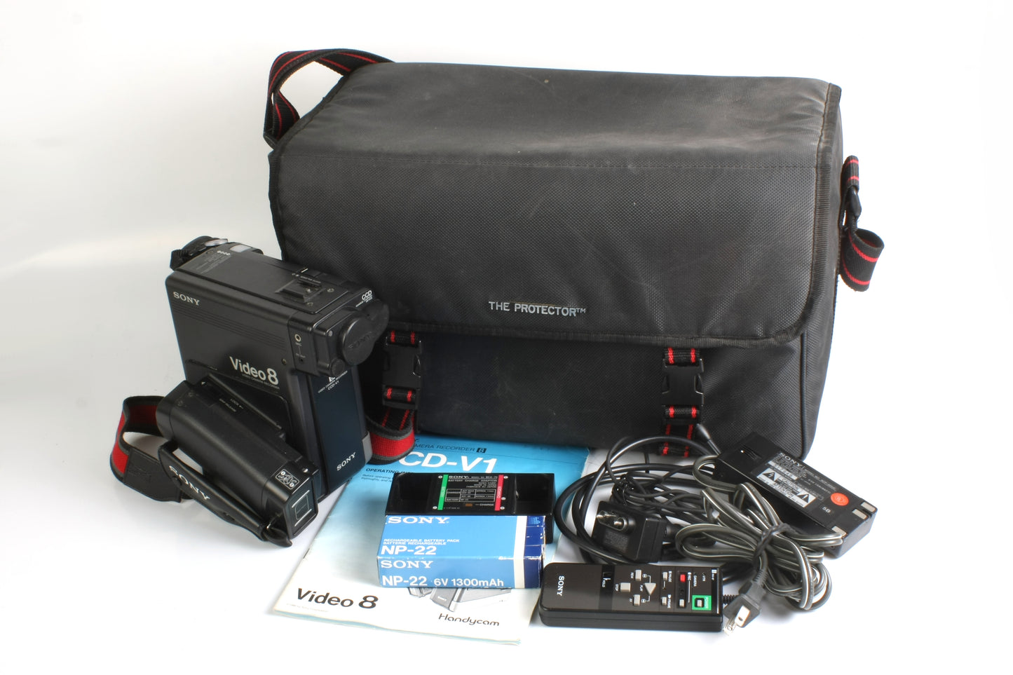 Sony Handycam Video 8 Camcorder w A/C Adapter & Case