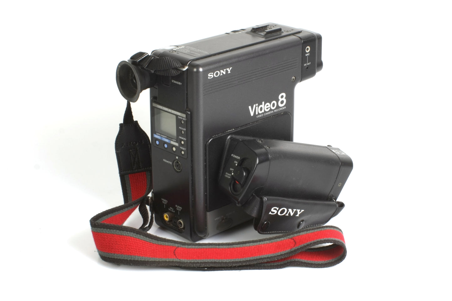Sony Handycam Video 8 Camcorder w A/C Adapter & Case