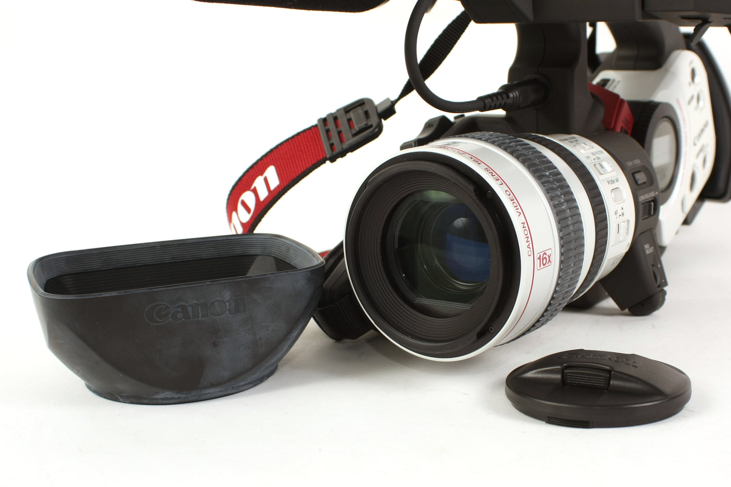 Canon XL1S Camcorder 16x Optical Zoom Lens MiniDV W Tapes/Hard Case/Extras
