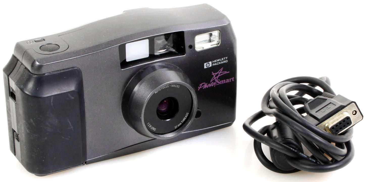 Hewlett Packard C5340A Camera w/ Memory Card & Cable