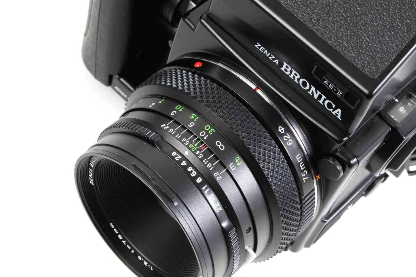 Bronica ETRSi w/ 75mm F/2.8 Lens, AE-II Finder, Speed Grip, and 120 Back TESTED
