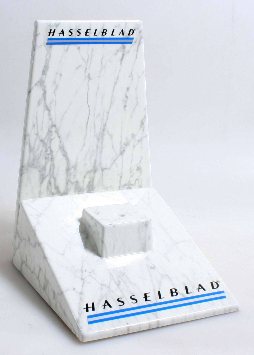 HASSELBLAD DEALER CAMERA DISPLAY