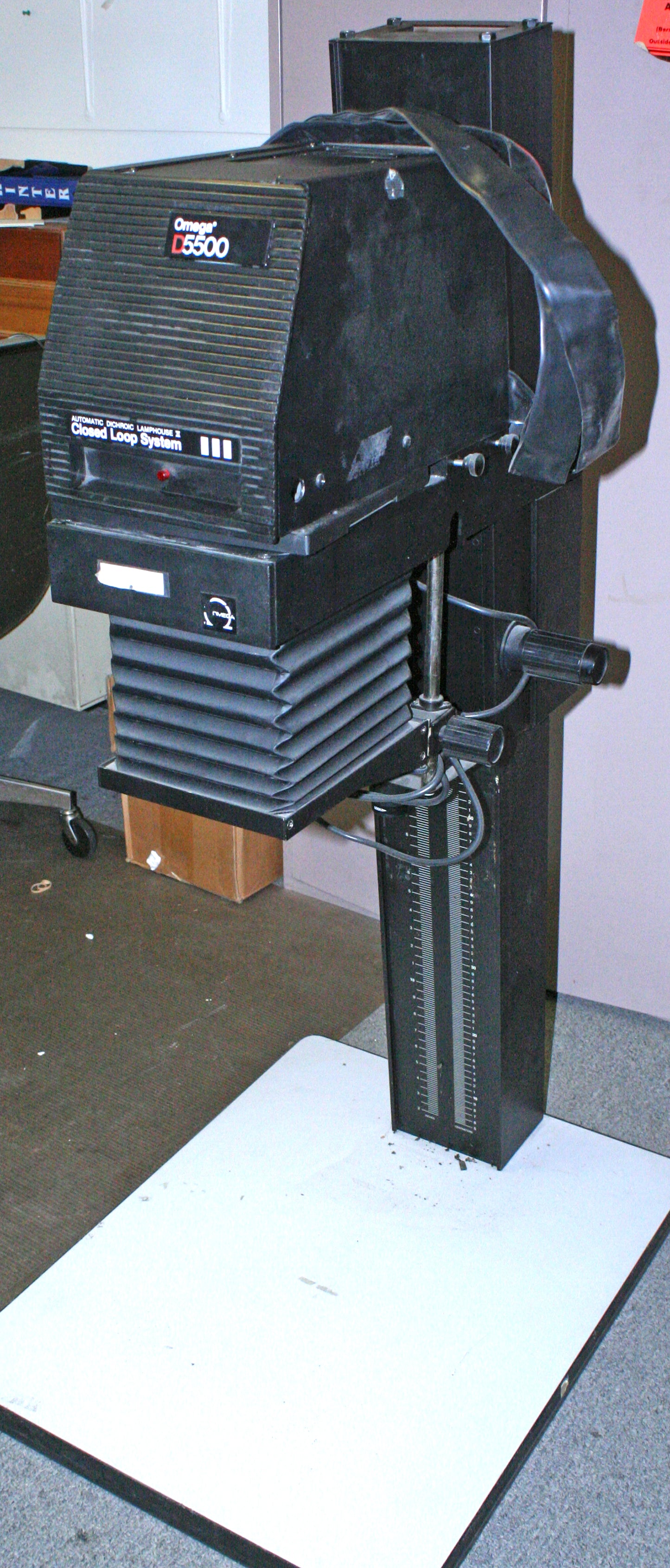 Omega D5500 Photo Enlarger//Darkroom Accessories//Film Photography