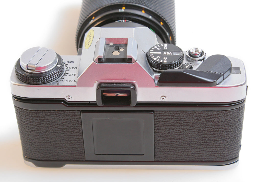 OLYMPUS OM-G W/ 65-200MM F.4 ZUIKO LENS