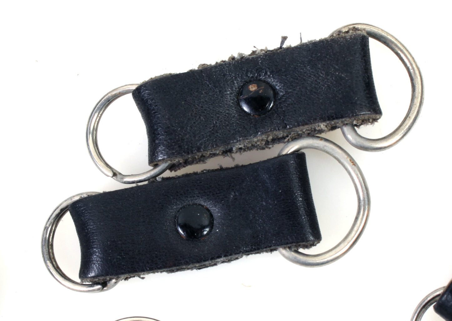 CAMERA STRAP LUG RINGS WITH LEATHER PROTECTORS