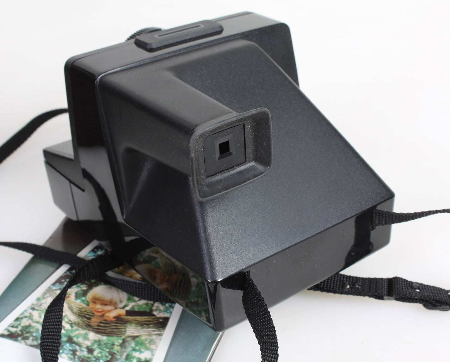 POLAROID SX70 CAMERA WITH FLASHBULBS ALL IN CASE