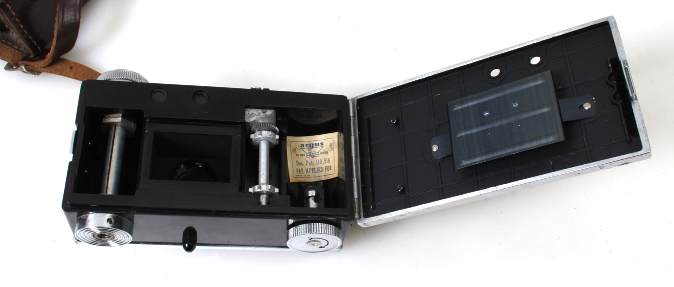 ARGUS 35MM FILM CAMERA IN FITTED CASE