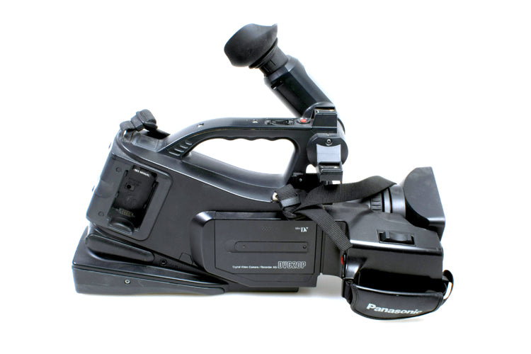 Ag-dvc20p Panasonic 3ccd Minidv Camcorder Ag Dvc20 With Charger & 2 Tapes