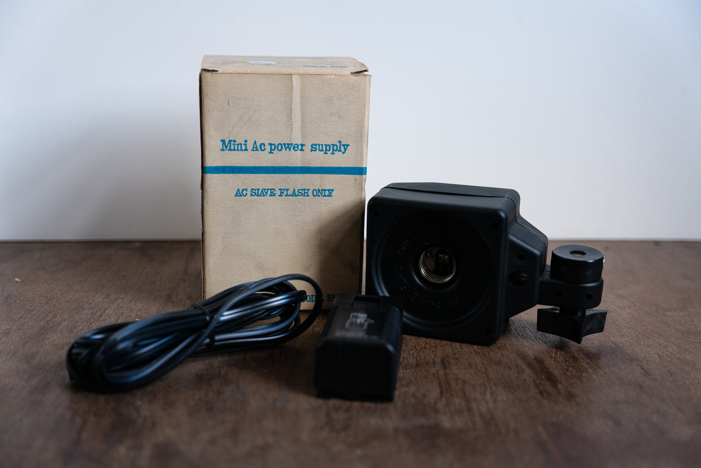 Set of 3 AC Slave Flash Units - Two Single Light Units and One Double Light Unit