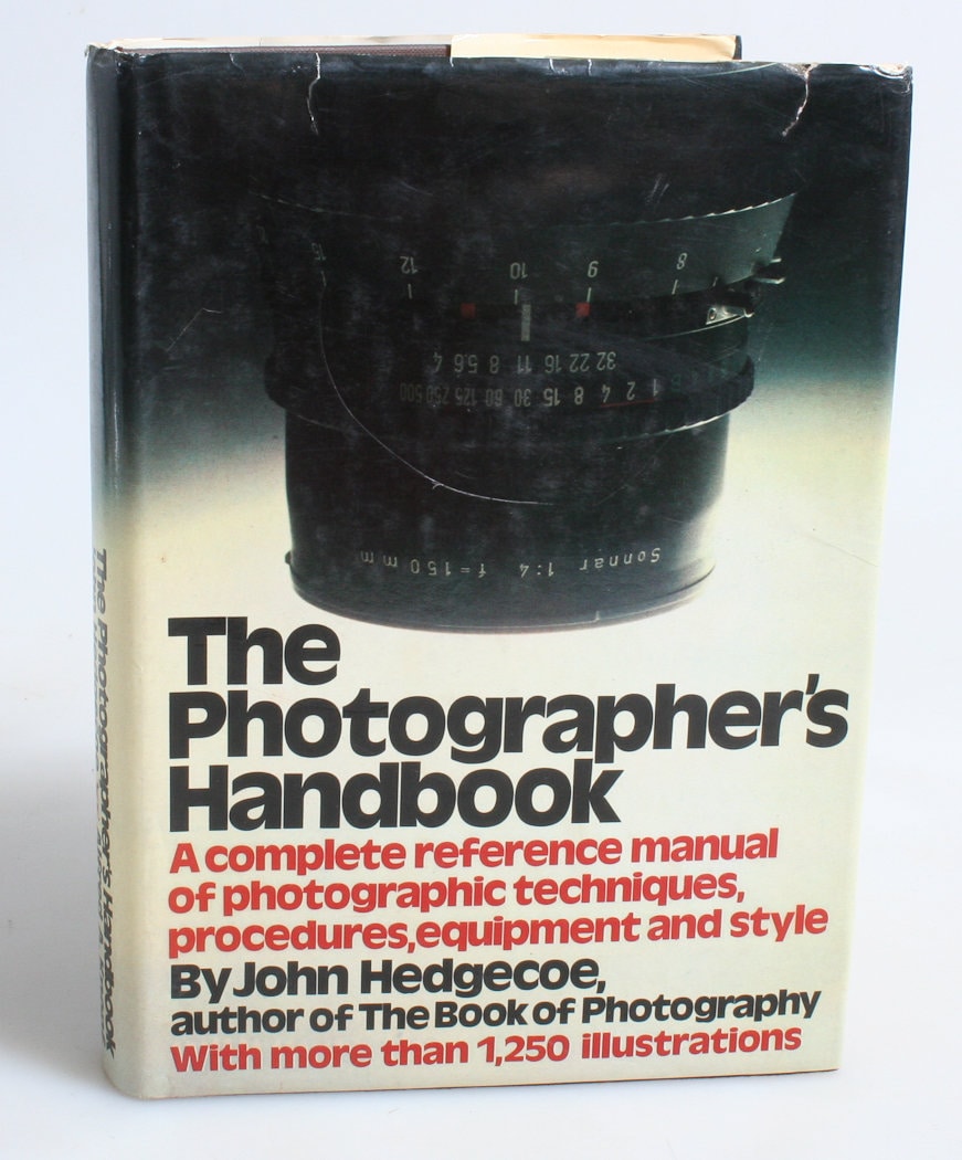 THE PHOTOGRAPHERS HANDBOOK, 1st Edition 1981 by John Hedgecoe, Hard Back with Dust Jacket