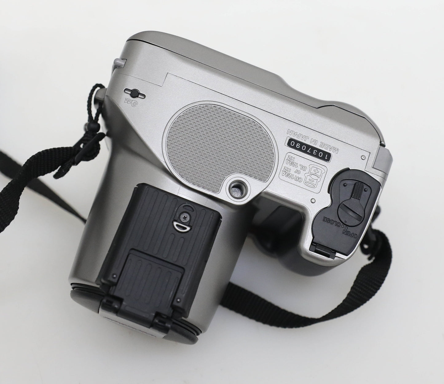 Olympus IS-30 DLX 35mm Film Camera with Case, Strap & Close Up Filter Set WORKS