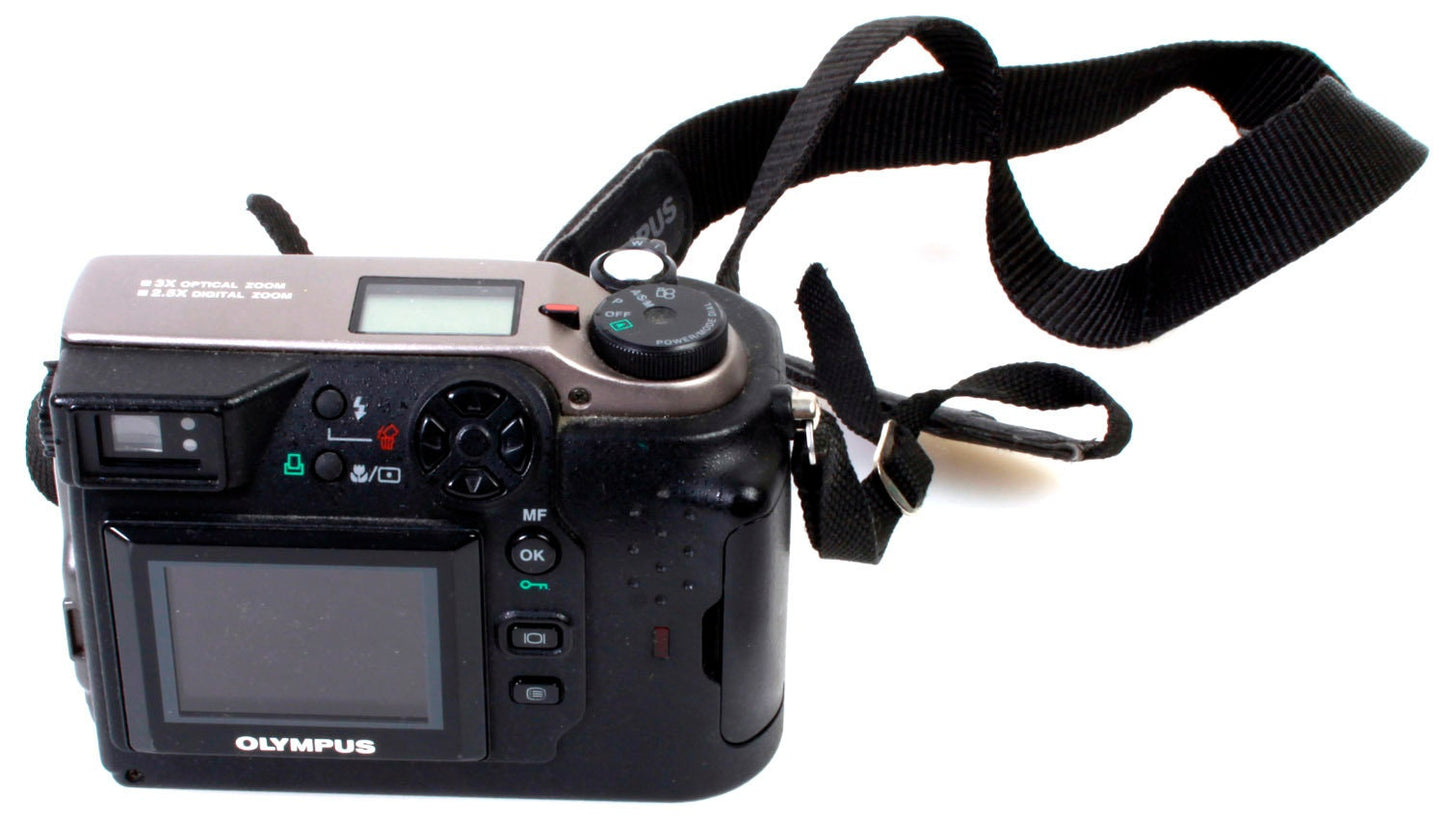 Olympus Camedia C3000 Zoom 3.3MP Digital Camera w/ Box