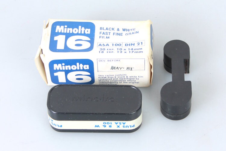 16mm Film Spy Camera Minolta 16 EE w Case + B&W Film + Extra Cartridge