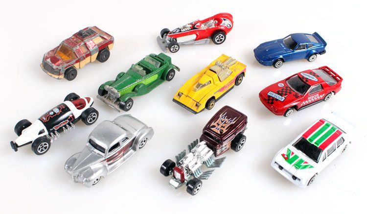 HOT WHEELS, MATCHBOX, MOTOR MAX MORE TOY CARS, LOT OF 8