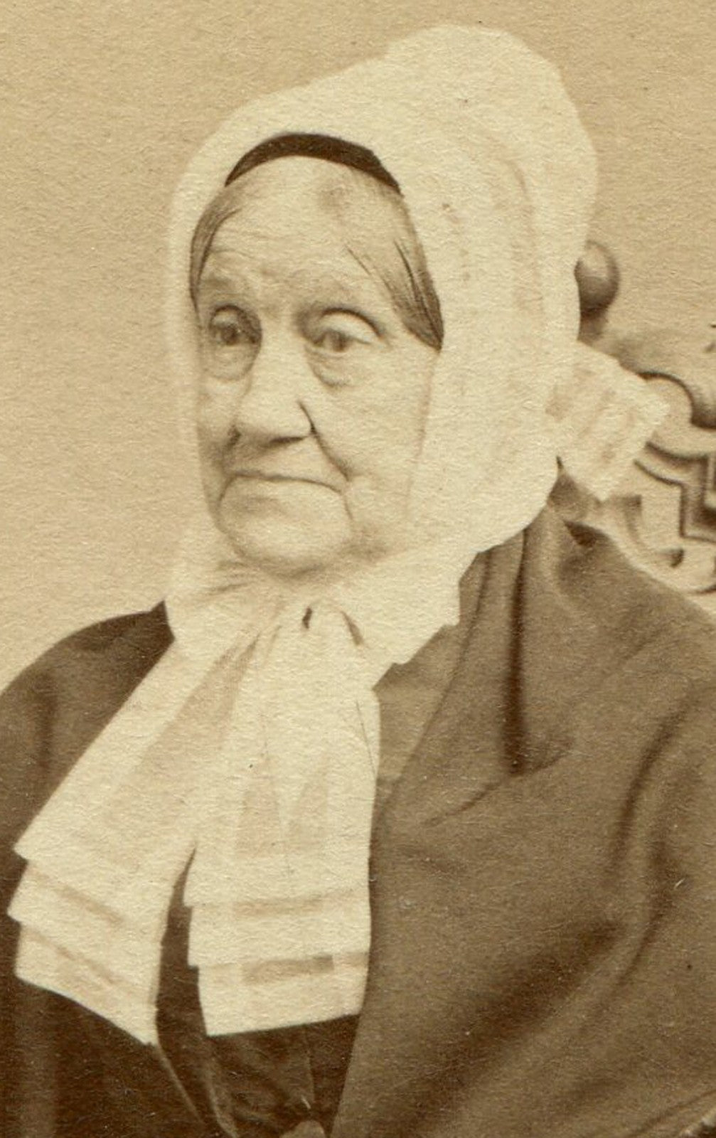 CIVIL WAR ERA CDV, OLD WOMAN IN BONNET. PHILADELPHIA, PA.
