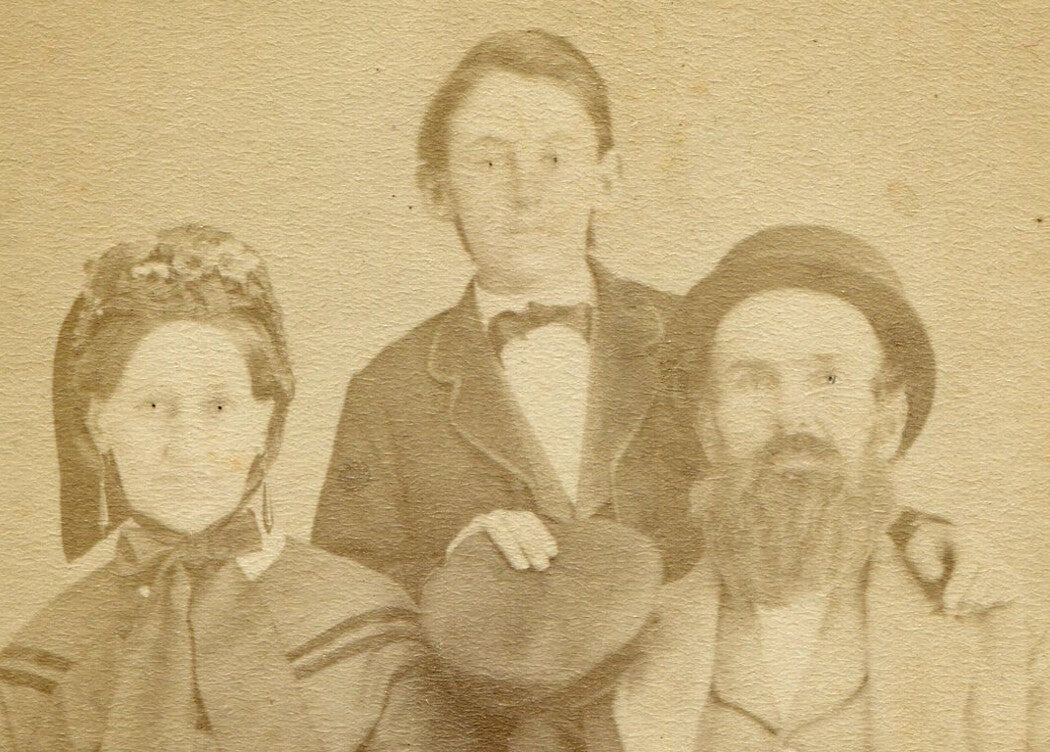 FAMILY, HAPPY IN HATS. AFFECTIONATE POSE. CDV, JEFFERSON, OHIO.