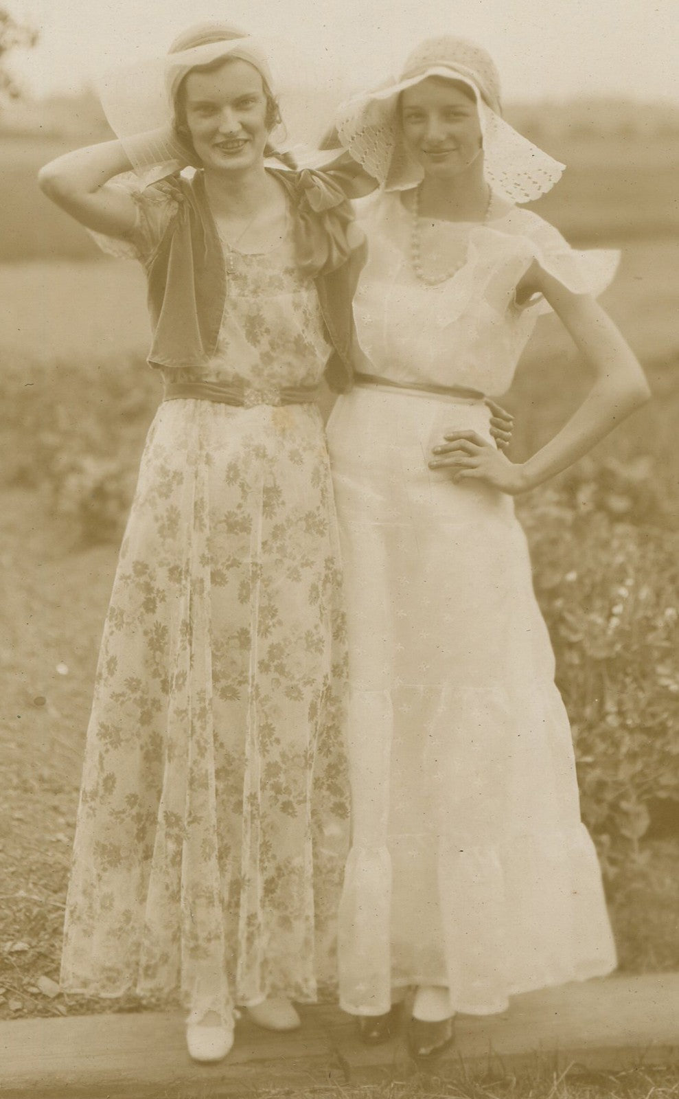 1930s Vintage Photograph - Young Women in Summer Gowns & Sun Hats, 6x9, Toned