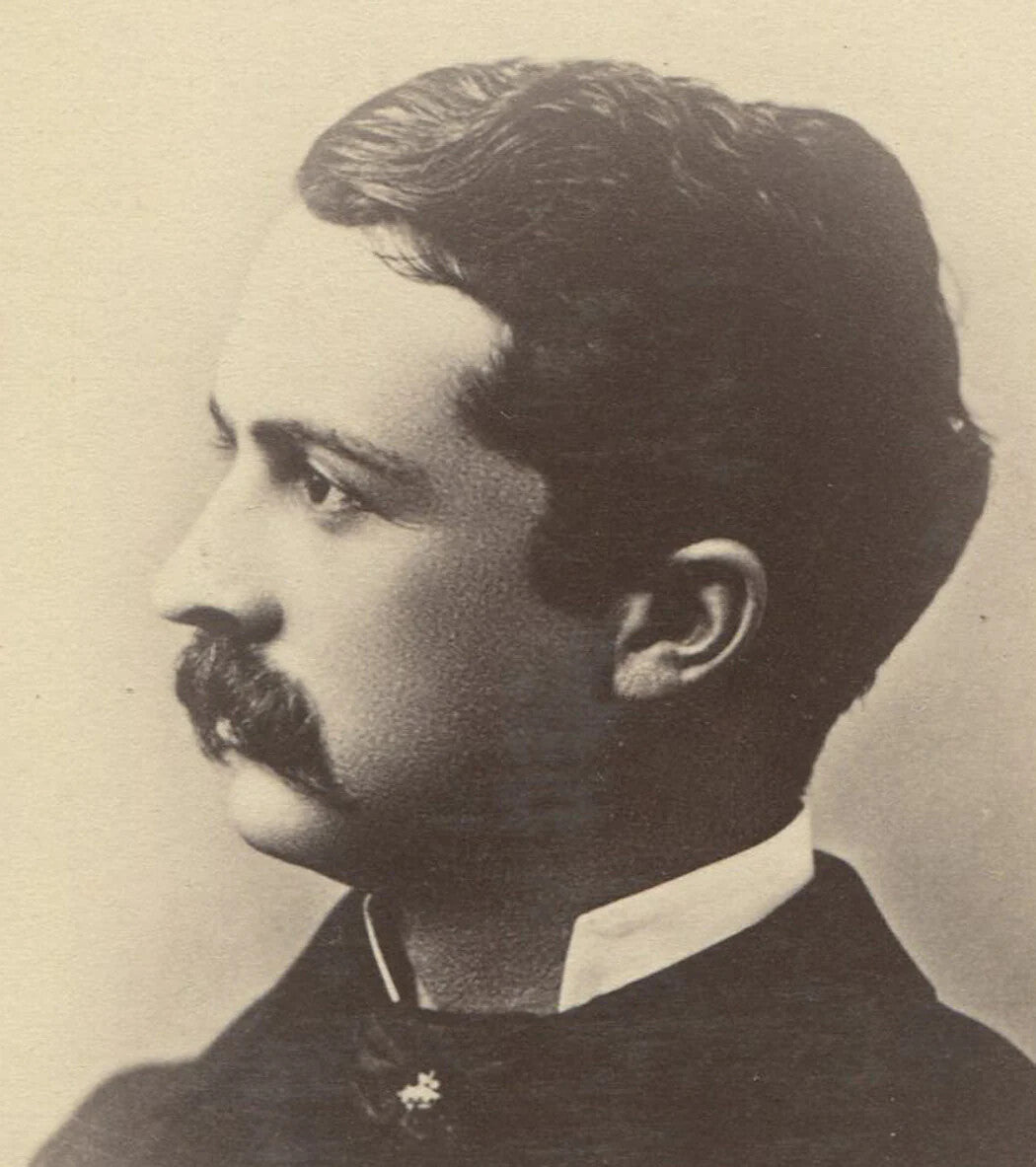 Vintage cabinet card portrait: Handsome dark-haired man with mustache in