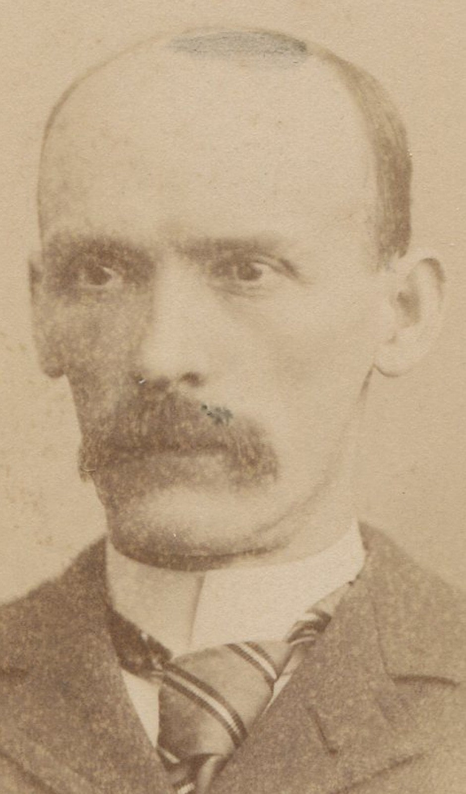 Vintage cabinet card photo: Gaunt man with thick mustache, Chambersburg PA