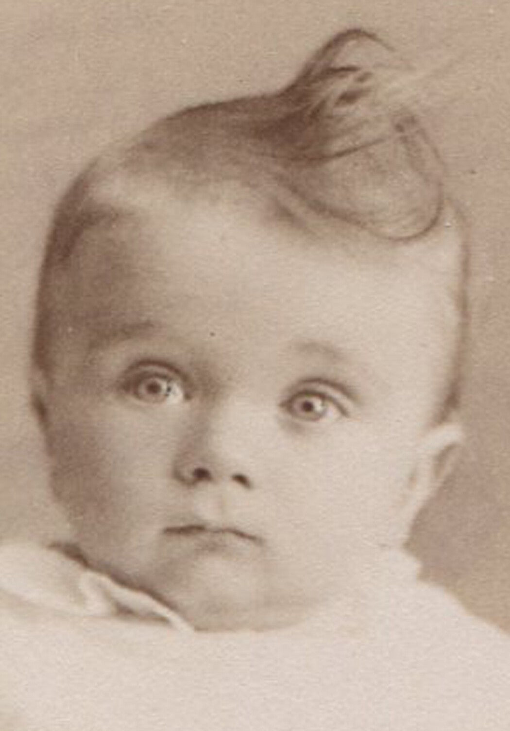 Vintage Cabinet Card Photo: Baby with One Big Curl Hiding Antenna - Beam Me Up,
