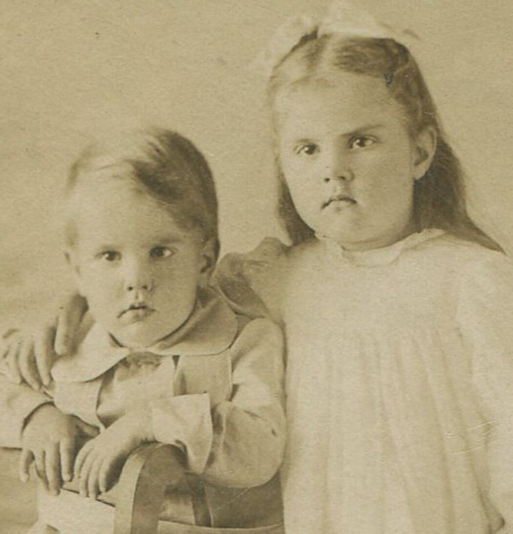 Vintage cabinet card portrait: two chubby-cheeked siblings, original photo,