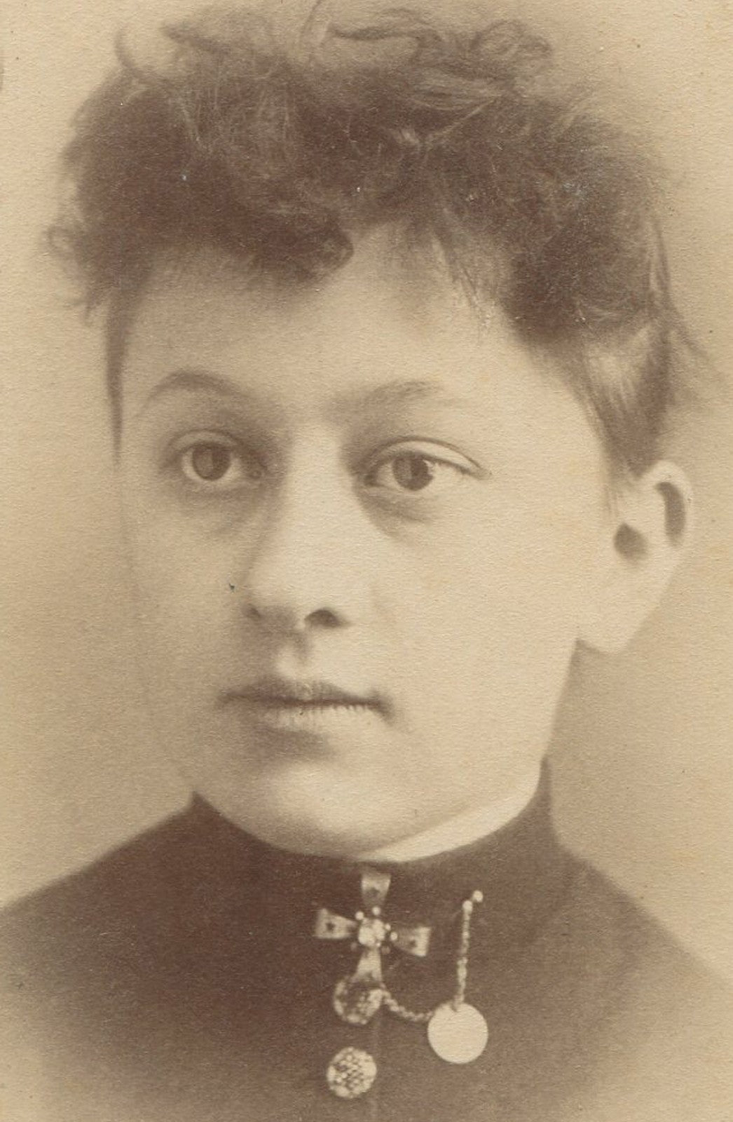 Vintage cabinet card portrait - Woman with bedhead and jewelry, Miamisburg OH,