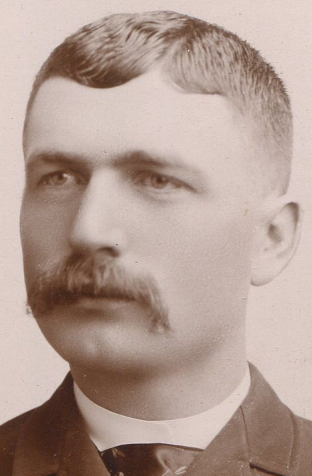 Vintage cabinet card portrait: Handsome man with mustache, Aurora Illinois,