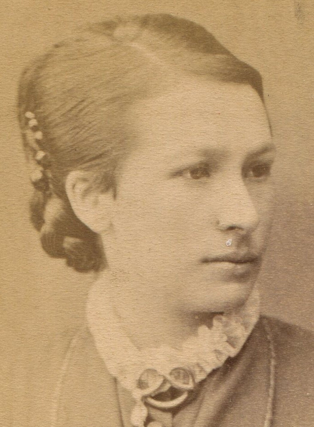 WOMAN, LOVELY OUTFIT, RUFFLED COLLAR AND CUFFS. CDV. STOCKHOLM, SWEDEN.
