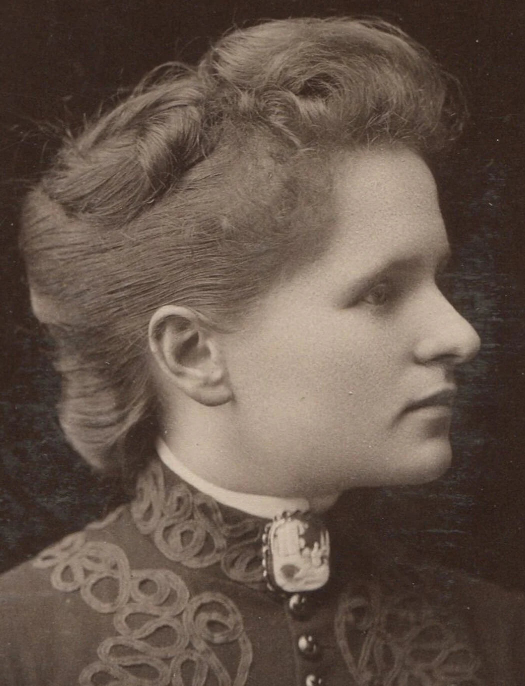 BEAUTIFUL WOMAN IN PROFILE. STUNNING PHOTO. CABINET CARD. GALESBURG, ILL.