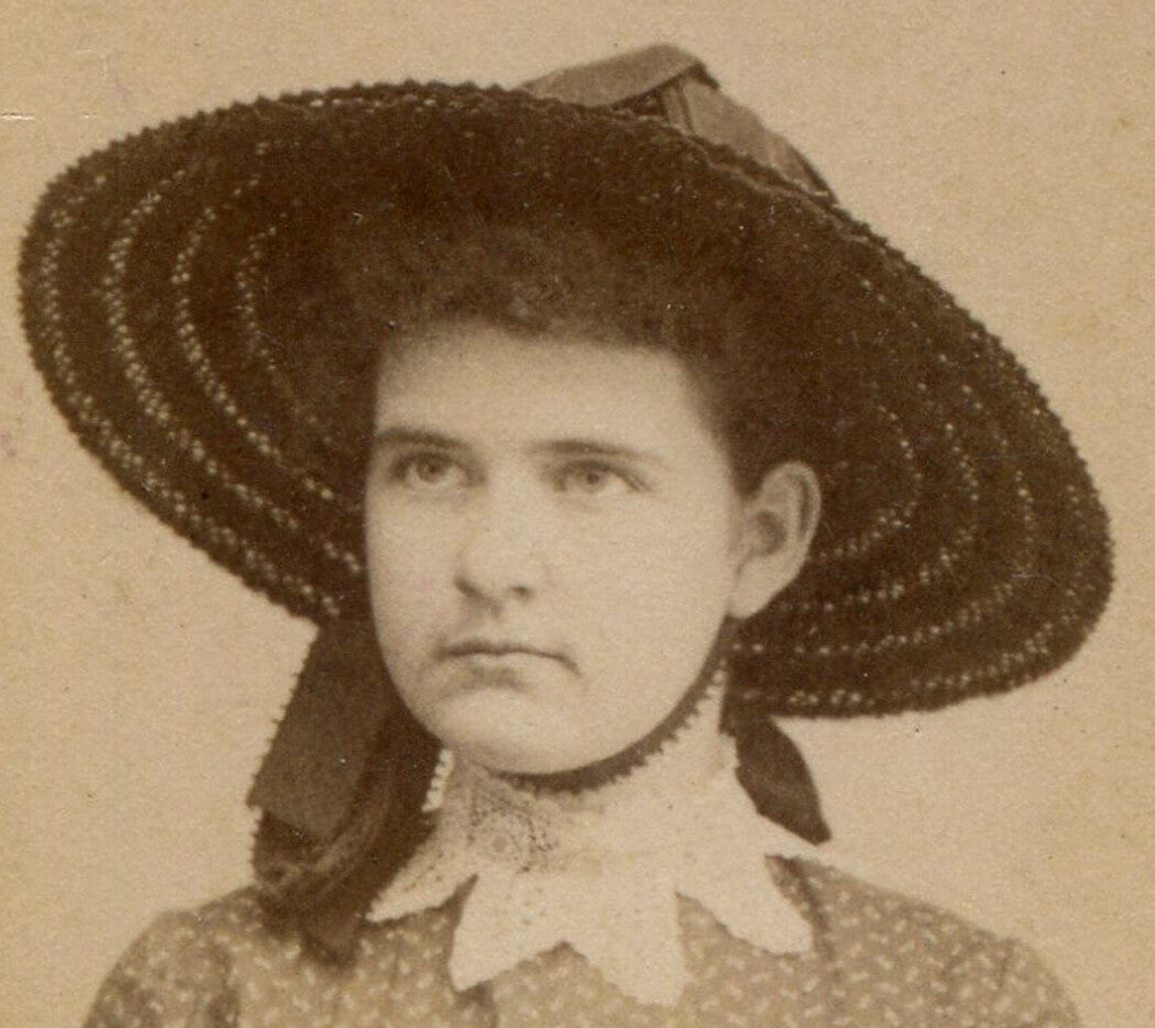 GLUM YOUNG WOMAN IN STRAW HAT/OTHER POSES. 3 SET.