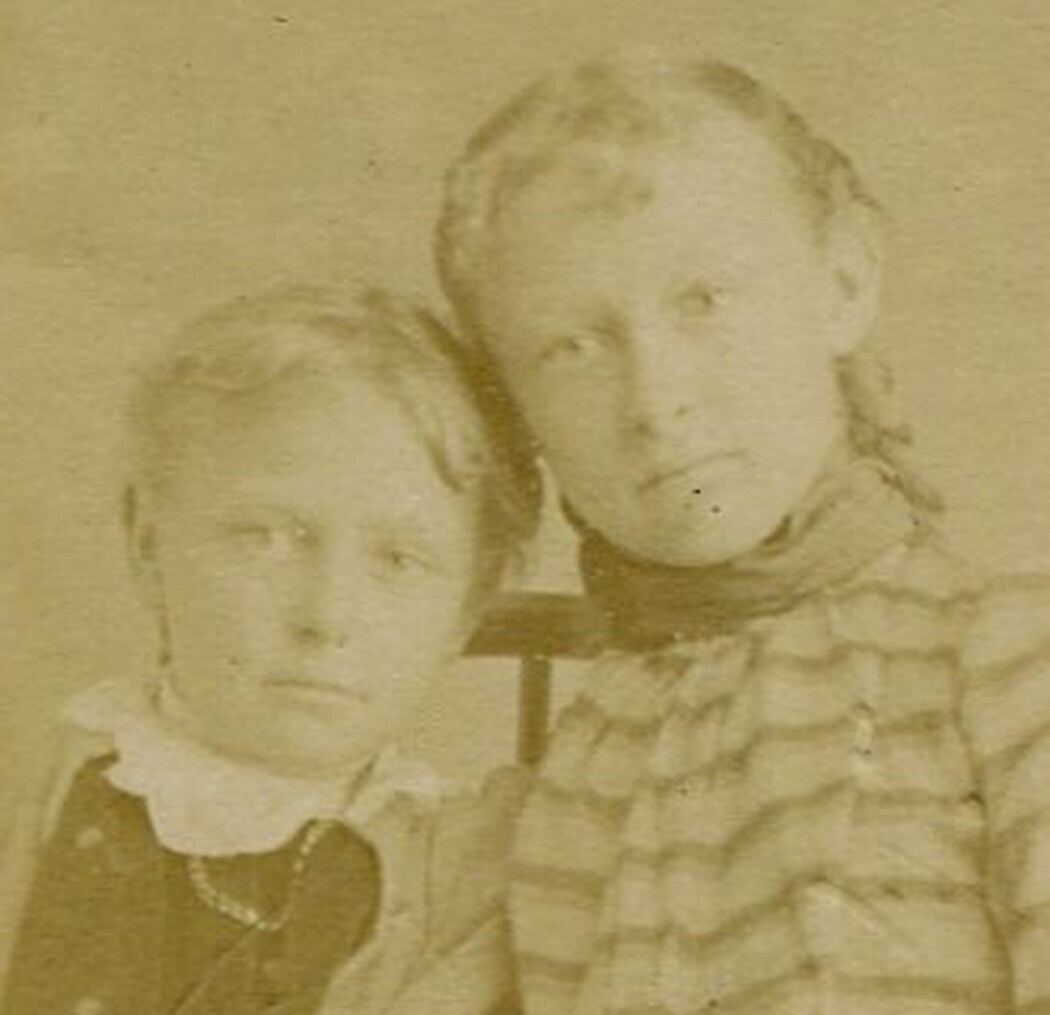 MOTHER AND CHILDREN, 3 SET PHOTOS. B/W ON CARD. 1910s