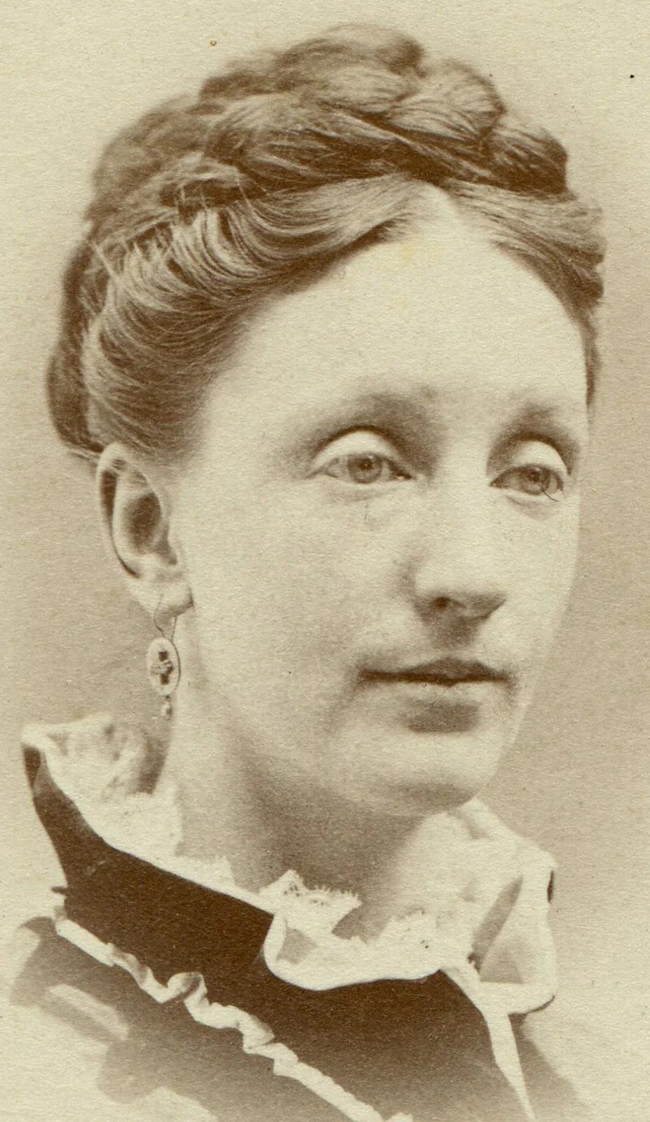 WOMAN IN HIGH RUFFLE COLLAR,HAIR BRAID. CDV. NORTHAMPTON, MASS.