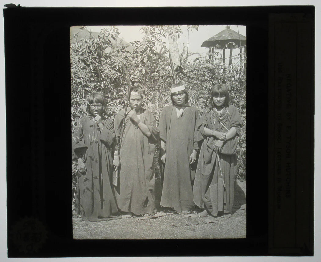 INDIGENOUS, AMUESHA PEOPLE. PERU. PHOTO ON GLASS.
