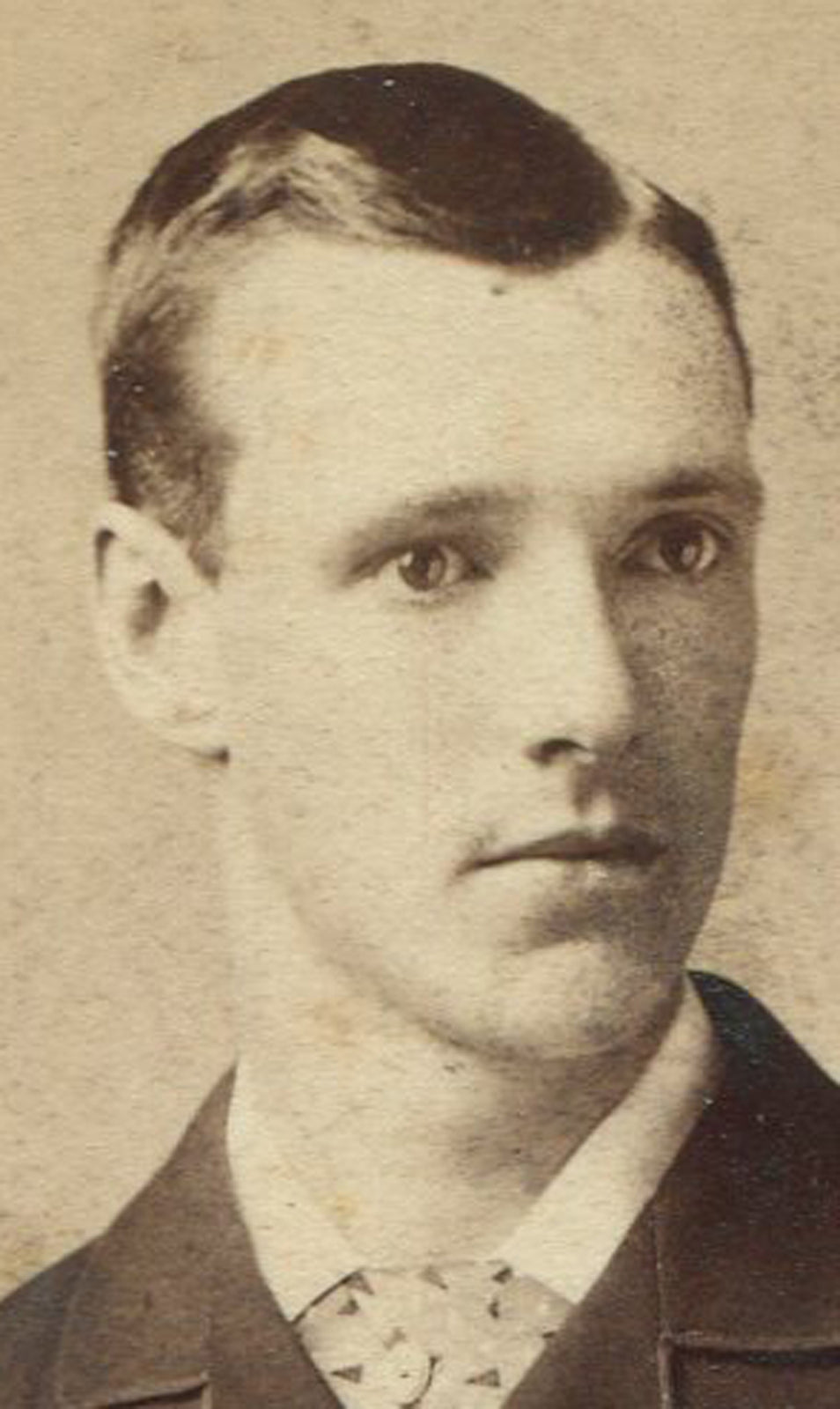 MAN IN 4 BUTTON SUIT COAT. CABINET CARD. HAMILTON, ENGLAND.
