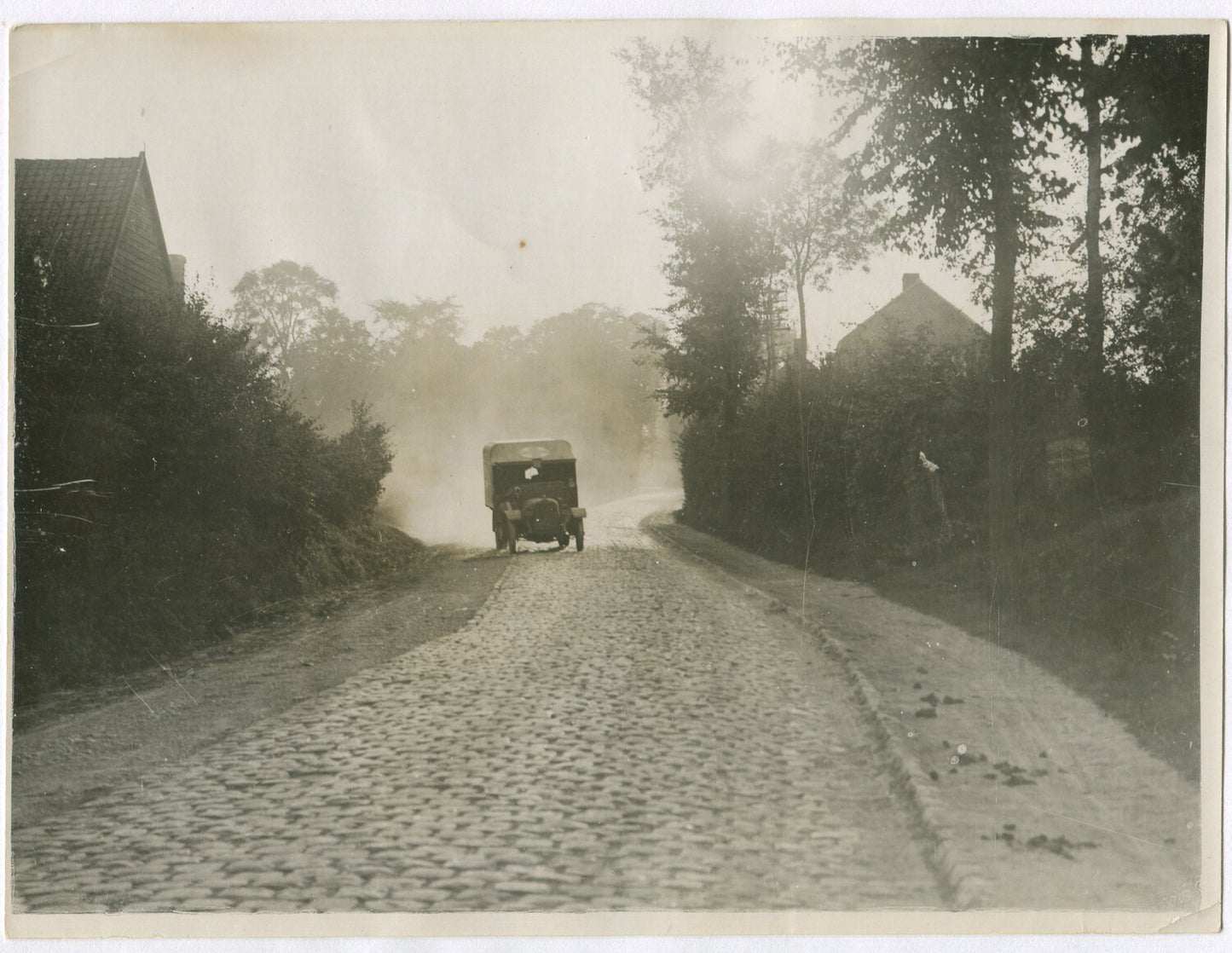 AMBULANCE SPEEDING BACK W/WOUNDED. WWI. (8X10 REPRINT)