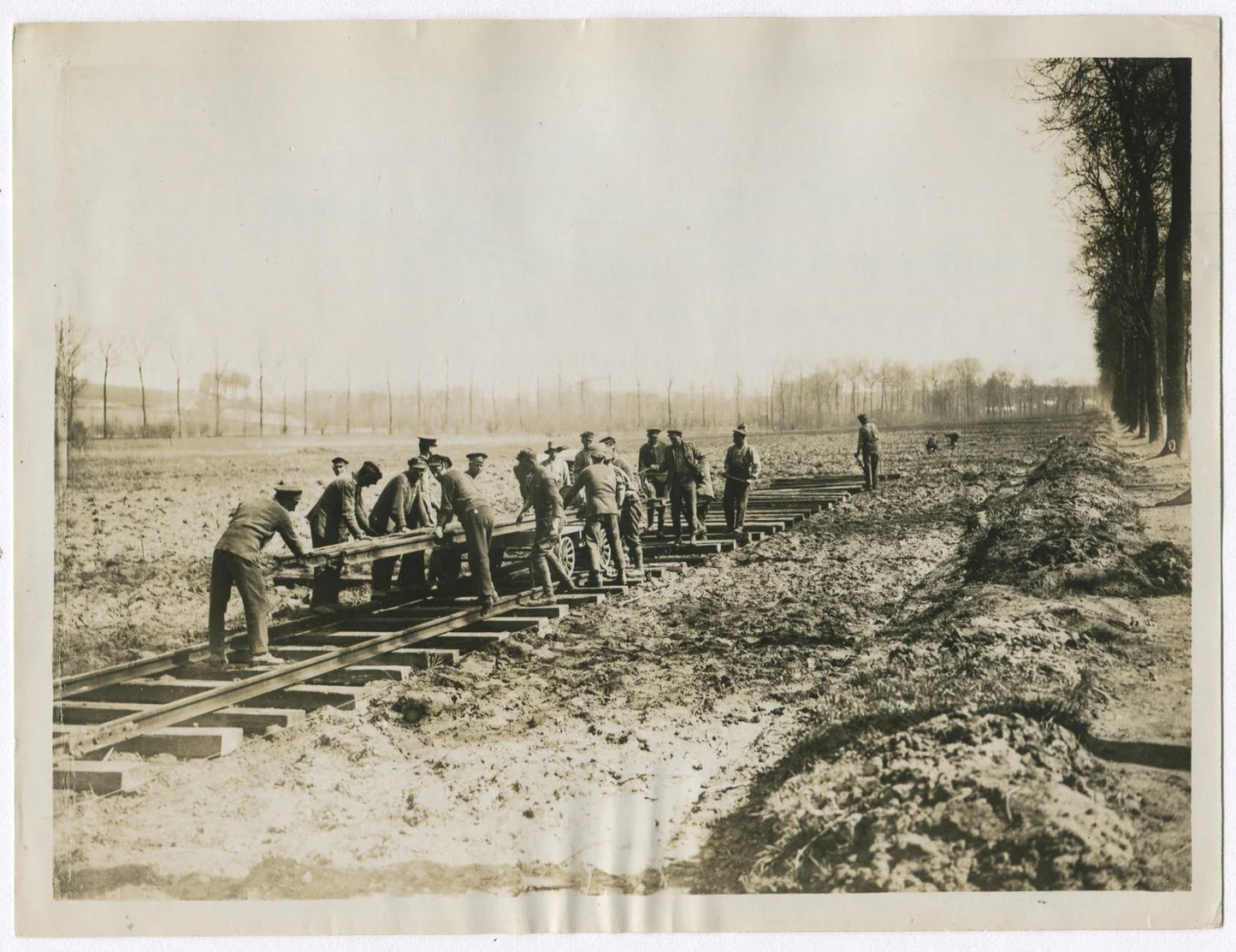 BRITISH TROOPS LAYING RAIL. WWI. (8x10 REPRINT)
