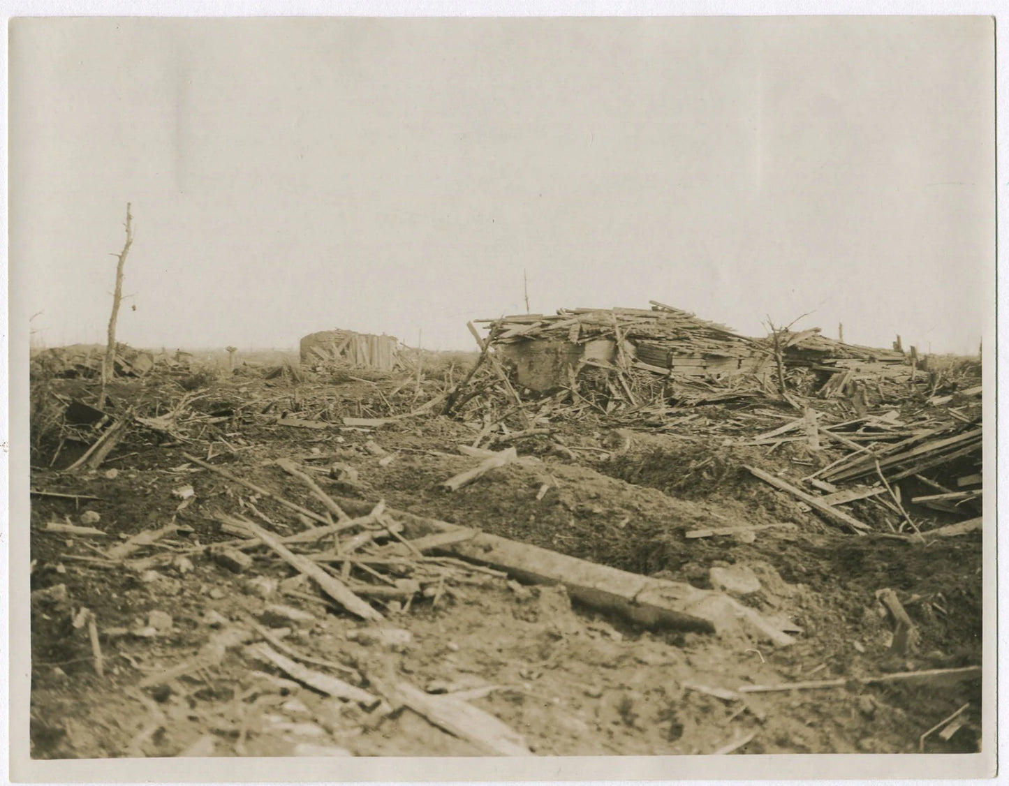 BRITISH CAPTURE GERMAN FORTIFICATIONS. WWI. (8x10 REPRINT)