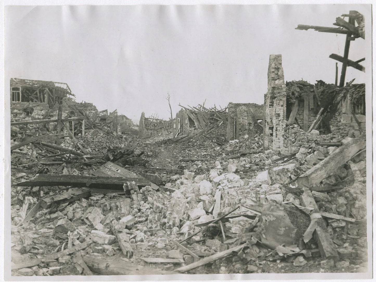 MONCHY LE PREUX, FRANCE. WWI. (8x10 REPRINT)
