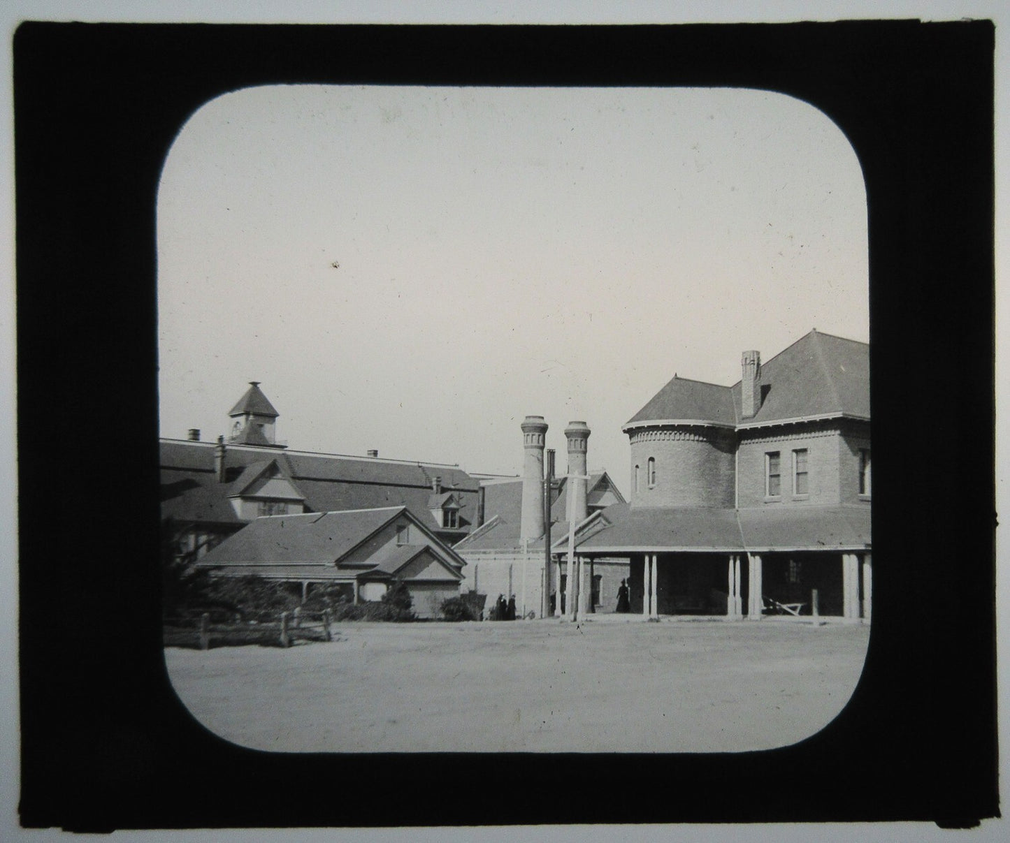 LARGE HOUSE W/BARN. PHOTO ON GLASS.